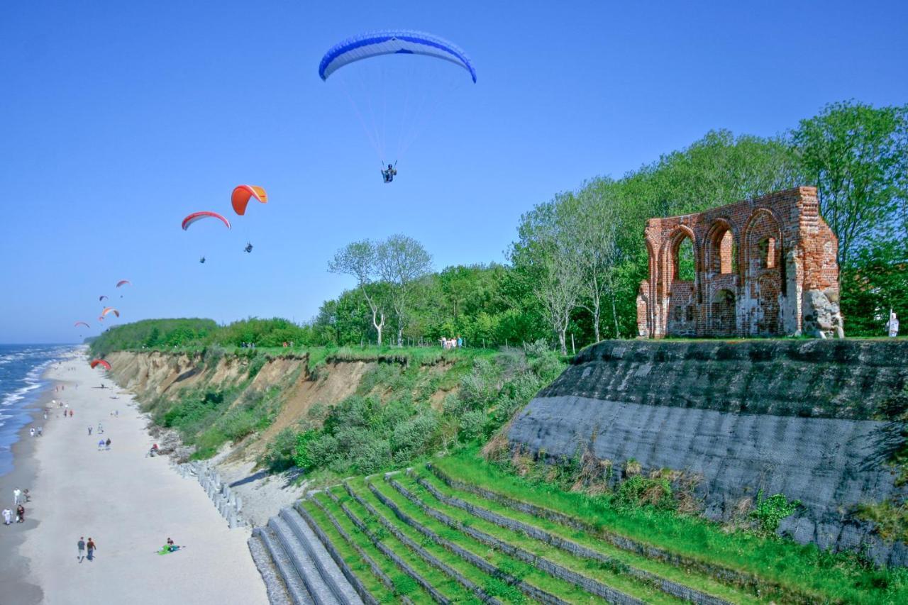 Domki Letniskowe Blue Sky 2 เรวัล ภายนอก รูปภาพ